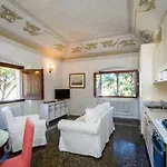 Edoardo Apartment *